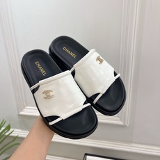𝐂𝐇𝐀𝐍𝐄𝐋 | 小香 26𝐬𝐬 🦋2026 春夏新品 专柜经典走秀款 小香大双C厚底休闲拖鞋 系 𝐂𝐇𝐀𝐍𝐄𝐋 | 小香 26𝐬𝐬 🦋2026 春夏新品 专柜经典走秀款 小香大双C厚底休闲拖鞋 系
