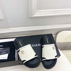 𝐂𝐇𝐀𝐍𝐄𝐋 | 小香 26𝐬𝐬 🦋2026 春夏新品 专柜经典走秀款 小香大双C厚底休闲拖鞋 系 𝐂𝐇𝐀𝐍𝐄𝐋 | 小香 26𝐬𝐬 🦋2026 春夏新品 专柜经典走秀款 小香大双C厚底休闲拖鞋 系