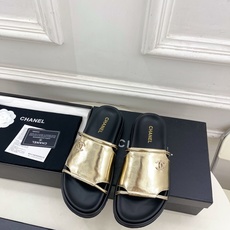 𝐂𝐇𝐀𝐍𝐄𝐋 | 小香 26𝐬𝐬 🦋2026 春夏新品 专柜经典走秀款 小香大双C厚底休闲拖鞋 系 𝐂𝐇𝐀𝐍𝐄𝐋 | 小香 26𝐬𝐬 🦋2026 春夏新品 专柜经典走秀款 小香大双C厚底休闲拖鞋 系