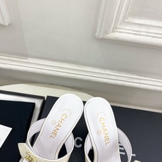 𝐂𝐇𝐀𝐍𝐄𝐋 | 小香 26𝐬𝐬 🦋2026 春夏新品 专柜经典走秀款 小香经典书包扣高跟拖鞋 系 𝐂𝐇𝐀𝐍𝐄𝐋 | 小香 26𝐬𝐬 🦋2026 春夏新品 专柜经典走秀款 小香经典书包扣高跟拖鞋 系
