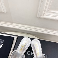 𝐂𝐇𝐀𝐍𝐄𝐋 | 小香 26𝐬𝐬 🦋2026 春夏新品 专柜经典走秀款 小香大双C拼色金属粗跟拖鞋 𝐂𝐇𝐀𝐍𝐄𝐋 | 小香 26𝐬𝐬 🦋2026 春夏新品 专柜经典走秀款 小香大双C拼色金属粗跟拖鞋