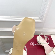 𝐑𝐨𝐠𝐞𝐫 𝐕𝐢𝐯𝐢𝐞r | 26 𝐬𝐬 ❥2026春夏新品 经典方扣一字带方跟凉鞋 系列上新~🌟 B 𝐑𝐨𝐠𝐞𝐫 𝐕𝐢𝐯𝐢𝐞r | 26 𝐬𝐬 ❥2026春夏新品 经典方扣一字带方跟凉鞋 系列上新~🌟 B