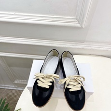 Maison Margiela· 马吉拉26𝐬𝐬 2026春夏新品MM6 拼色绑带芭蕾德训鞋—————— Maison Margiela· 马吉拉26𝐬𝐬 2026春夏新品MM6 拼色绑带芭蕾德训鞋——————