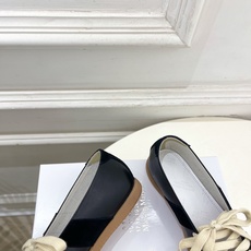 Maison Margiela· 马吉拉26𝐬𝐬 2026春夏新品MM6 拼色绑带芭蕾德训鞋—————— Maison Margiela· 马吉拉26𝐬𝐬 2026春夏新品MM6 拼色绑带芭蕾德训鞋——————