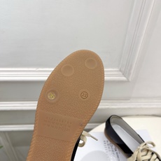 Maison Margiela· 马吉拉26𝐬𝐬 2026春夏新品MM6 拼色绑带芭蕾德训鞋—————— Maison Margiela· 马吉拉26𝐬𝐬 2026春夏新品MM6 拼色绑带芭蕾德训鞋——————