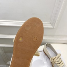 Maison Margiela· 马吉拉26𝐬𝐬 2026春夏新品MM6 拼色绑带芭蕾德训鞋—————— Maison Margiela· 马吉拉26𝐬𝐬 2026春夏新品MM6 拼色绑带芭蕾德训鞋——————