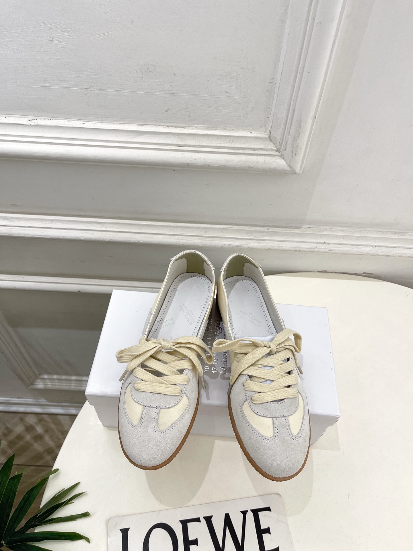 Maison Margiela· 马吉拉26𝐬𝐬 2026春夏新品MM6 拼色绑带芭蕾德训鞋——————