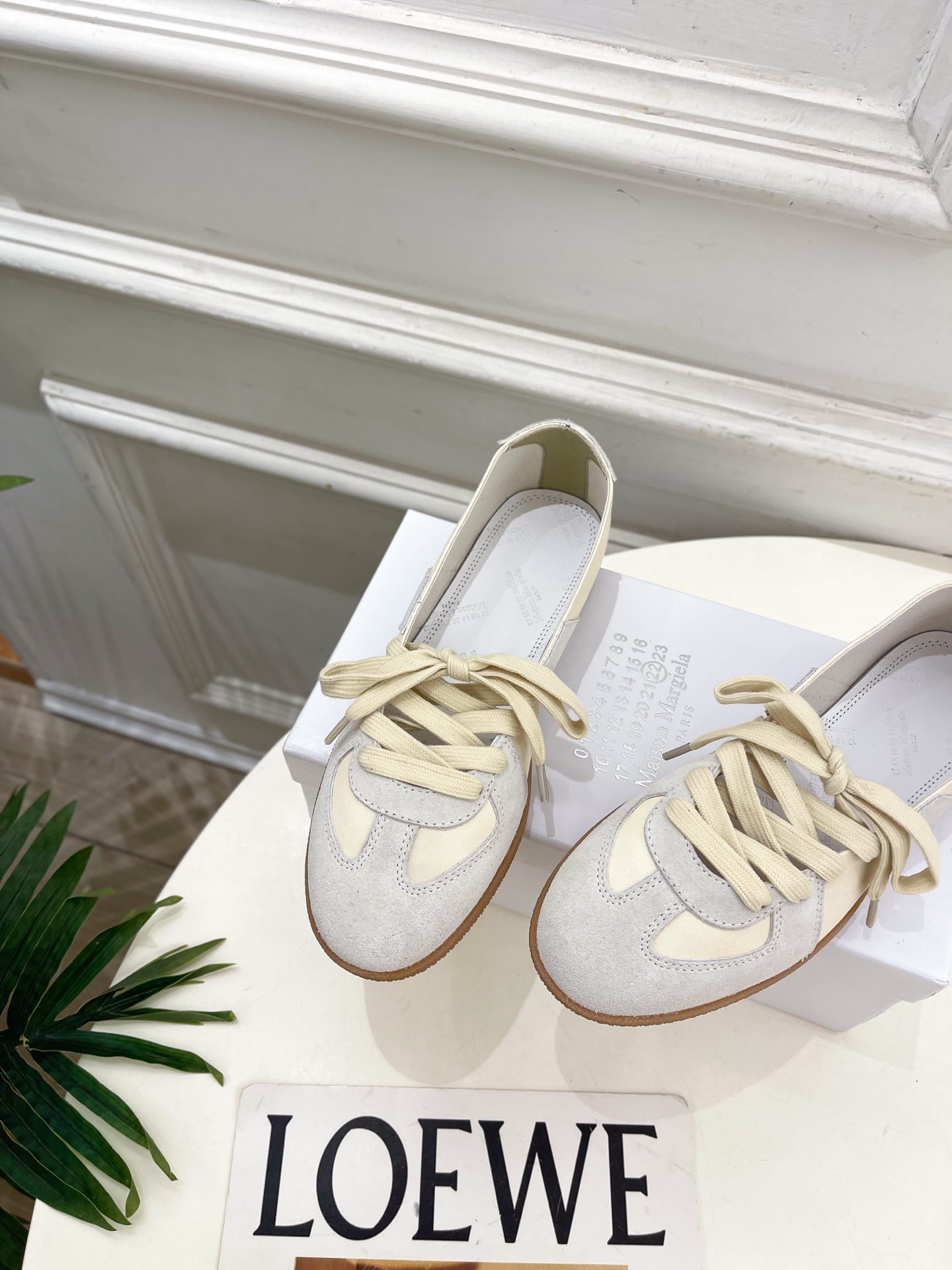 Maison Margiela· 马吉拉26𝐬𝐬 2026春夏新品MM6 拼色绑带芭蕾德训鞋—————— Maison Margiela· 马吉拉26𝐬𝐬 2026春夏新品MM6 拼色绑带芭蕾德训鞋——————