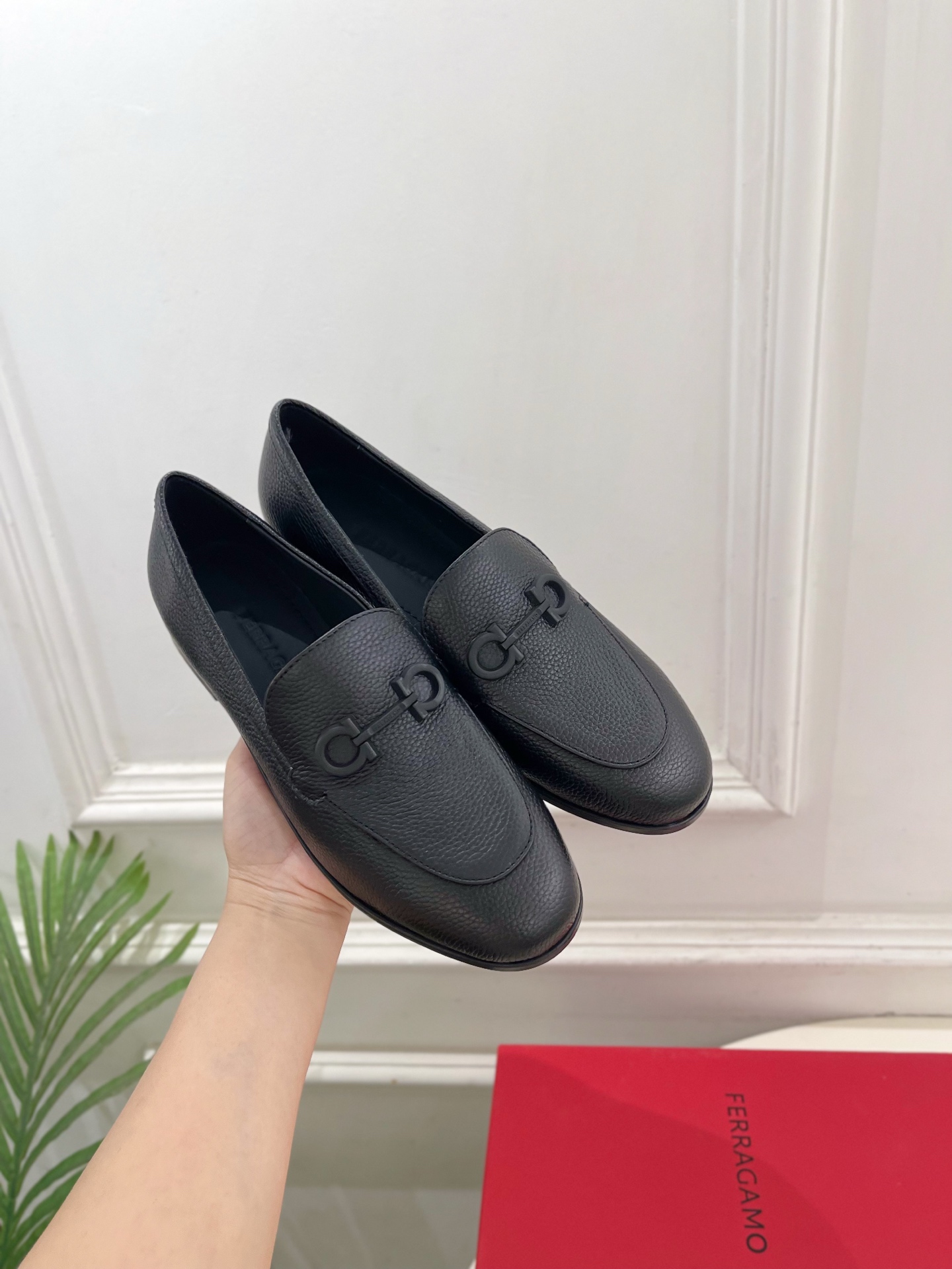 Ferragamo|菲拉格慕26𝐬𝐬2026春夏新品 Gancini乐福鞋 火爆上新! 这鞋绝对是黑马 Ferragamo|菲拉格慕26𝐬𝐬2026春夏新品 Gancini乐福鞋 火爆上新! 这鞋绝对是黑马