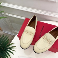 Ferragamo|菲拉格慕26𝐬𝐬2026春夏新品 Gancini乐福鞋 火爆上新! 这鞋绝对是黑马 Ferragamo|菲拉格慕26𝐬𝐬2026春夏新品 Gancini乐福鞋 火爆上新! 这鞋绝对是黑马