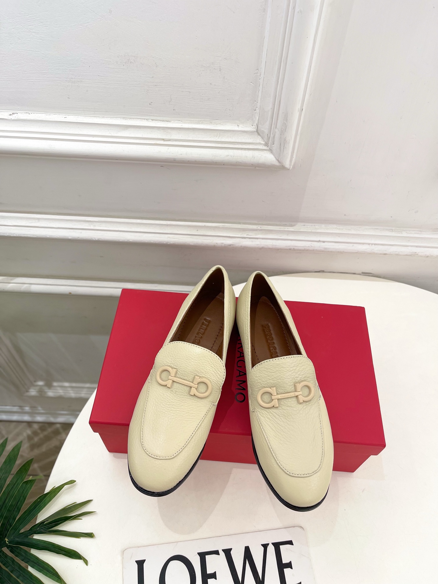 Ferragamo｜菲拉格慕26𝐬𝐬2026春夏新品 Gancini乐福鞋 火爆上新！  这鞋绝对是黑马
