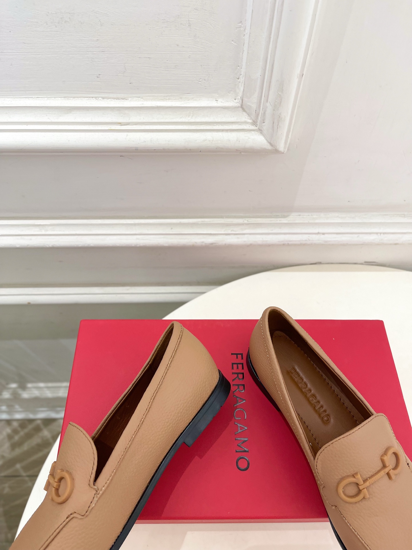 Ferragamo｜菲拉格慕26𝐬𝐬2026春夏新品 Gancini乐福鞋 火爆上新！  这鞋绝对是黑马