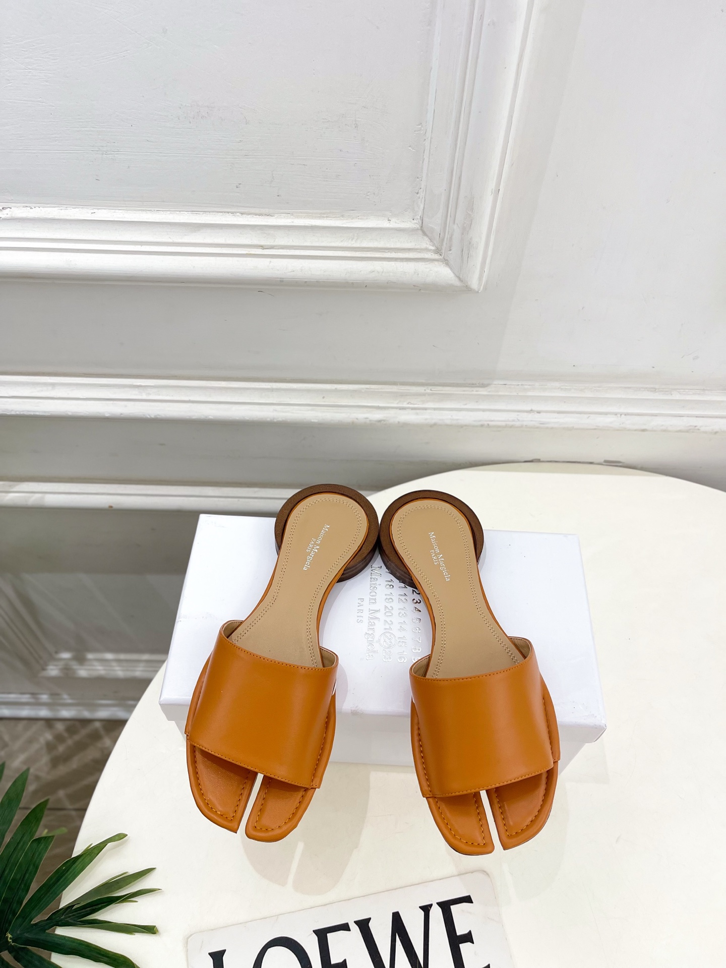 Maison Margiela· 马吉拉26𝐬𝐬 2026春夏新品MM6 分趾一字带圆跟拖鞋——————