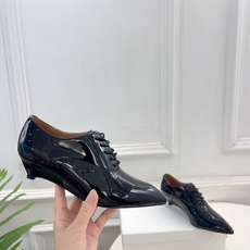 Jil Sander(吉尔·桑达)2026 春夏新品 JD极简小坡跟细带尖头小皮鞋————————JS作 Jil Sander(吉尔·桑达)2026 春夏新品 JD极简小坡跟细带尖头小皮鞋————————JS作
