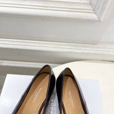 Maison Margiela· 马吉拉26𝐬𝐬 2026春夏新品MM6 复古分趾粗跟单鞋 —————— Maison Margiela· 马吉拉26𝐬𝐬 2026春夏新品MM6 复古分趾粗跟单鞋 ——————