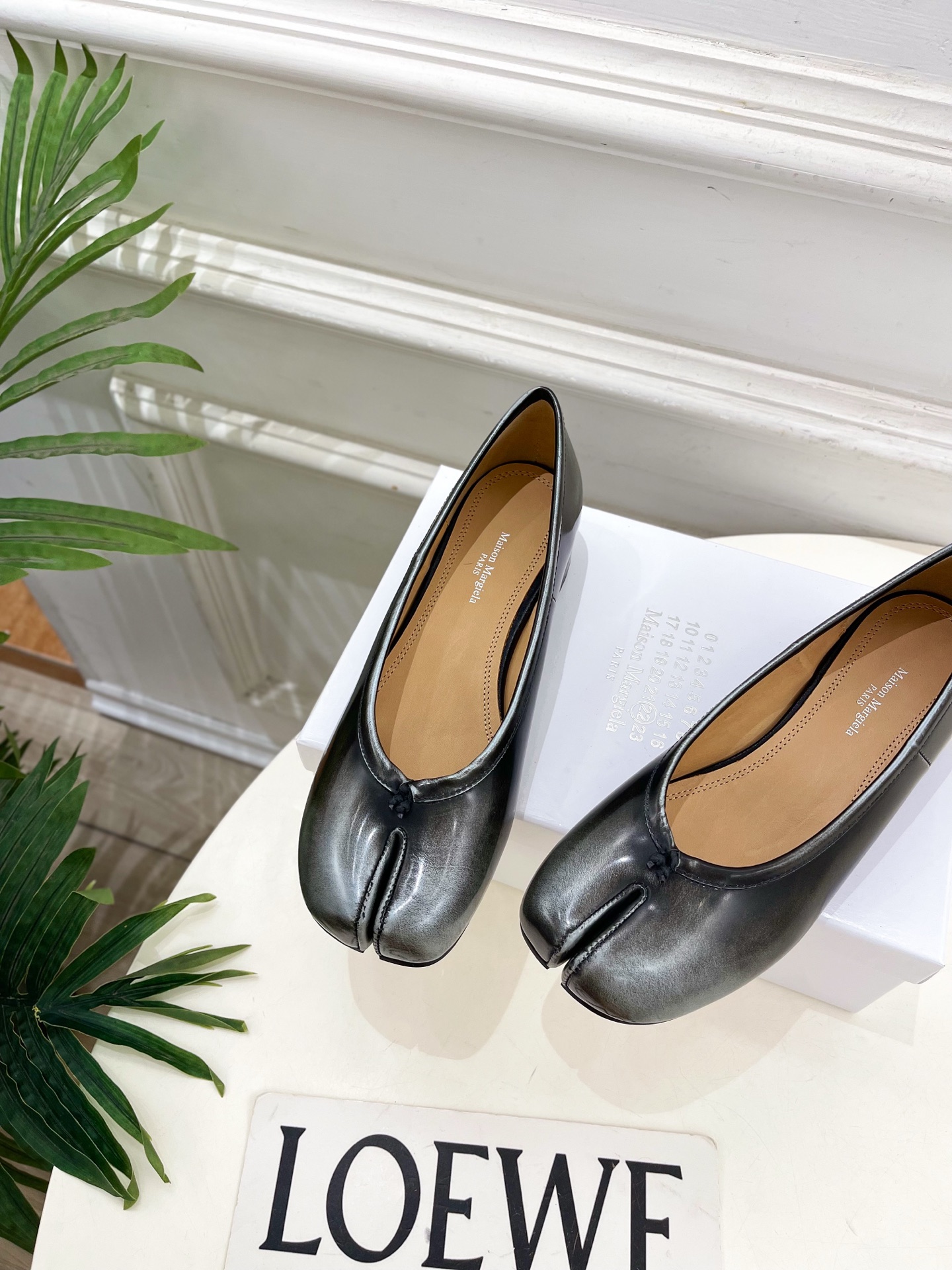 Maison Margiela· 马吉拉26𝐬𝐬 2026春夏新品MM6 复古分趾粗跟单鞋 —————— Maison Margiela· 马吉拉26𝐬𝐬 2026春夏新品MM6 复古分趾粗跟单鞋 ——————