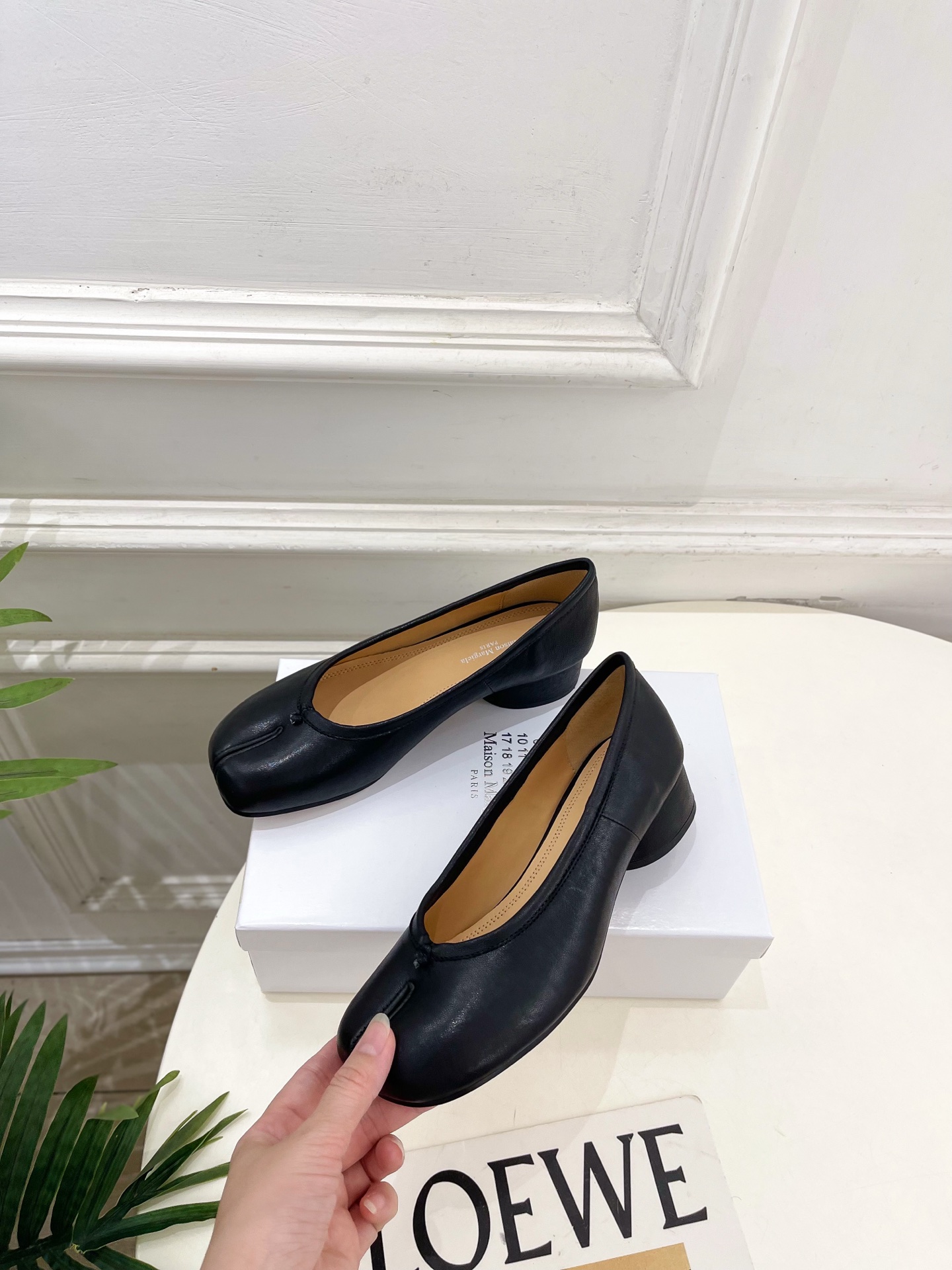 Maison Margiela· 马吉拉26𝐬𝐬 2026春夏新品MM6 复古分趾粗跟单鞋 —————— Maison Margiela· 马吉拉26𝐬𝐬 2026春夏新品MM6 复古分趾粗跟单鞋 ——————