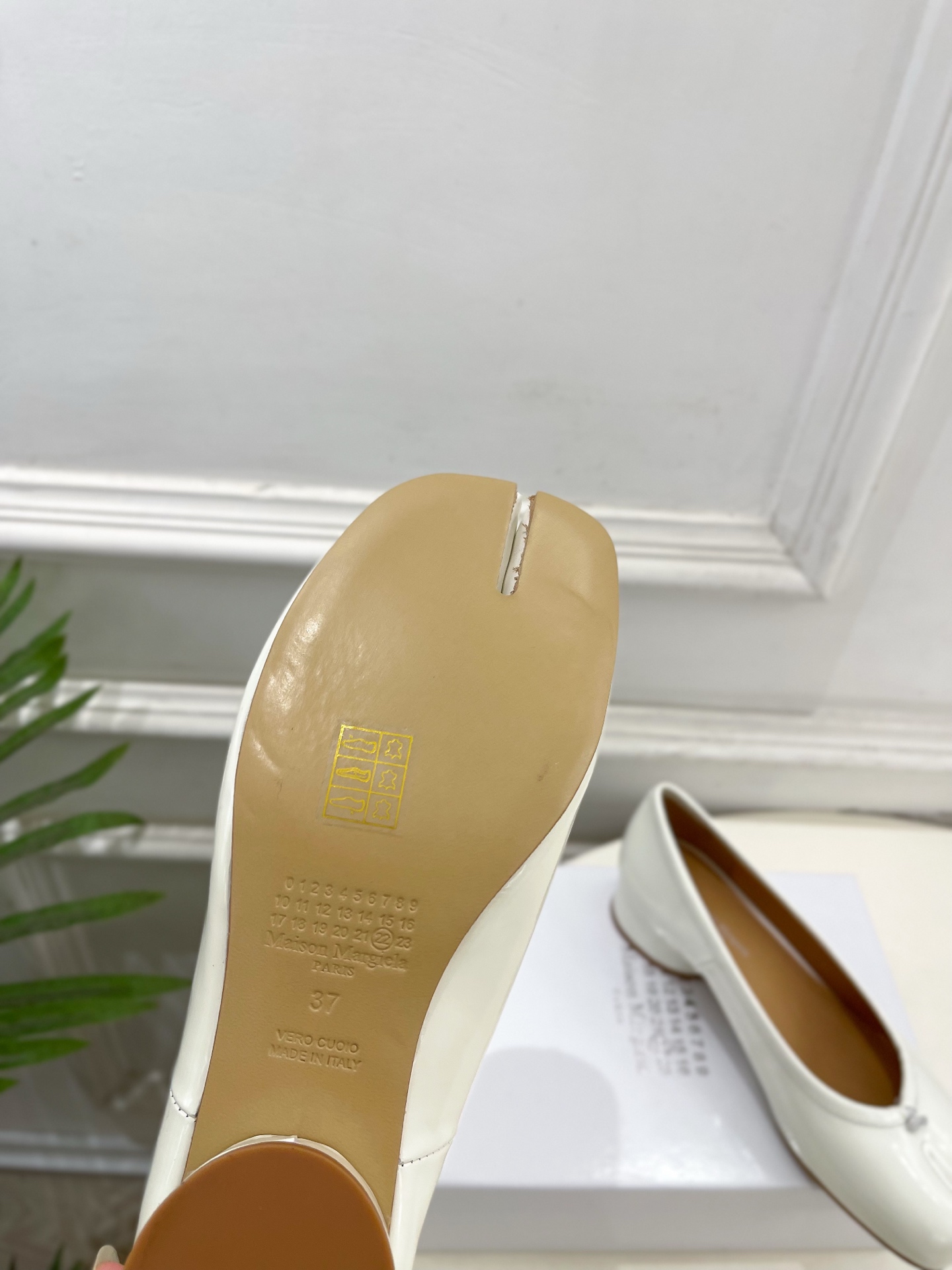 Maison Margiela· 马吉拉26𝐬𝐬 2026春夏新品MM6 复古分趾粗跟单鞋 —————— Maison Margiela· 马吉拉26𝐬𝐬 2026春夏新品MM6 复古分趾粗跟单鞋 ——————