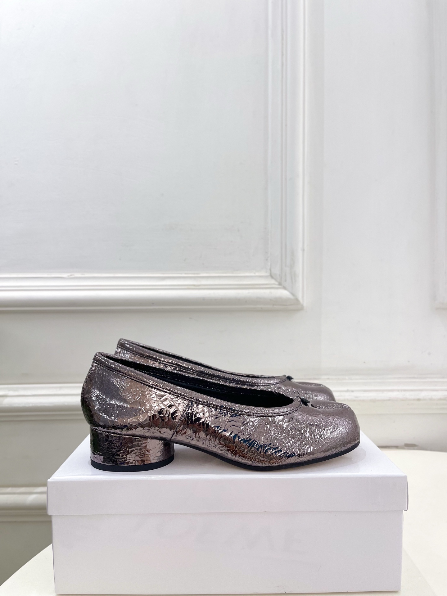 Maison Margiela· 马吉拉26𝐬𝐬 2026春夏新品MM6 复古分趾粗跟单鞋 —————— Maison Margiela· 马吉拉26𝐬𝐬 2026春夏新品MM6 复古分趾粗跟单鞋 ——————