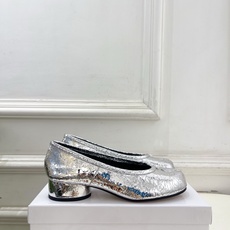 Maison Margiela· 马吉拉26𝐬𝐬 2026春夏新品MM6 复古分趾粗跟单鞋 —————— Maison Margiela· 马吉拉26𝐬𝐬 2026春夏新品MM6 复古分趾粗跟单鞋 ——————