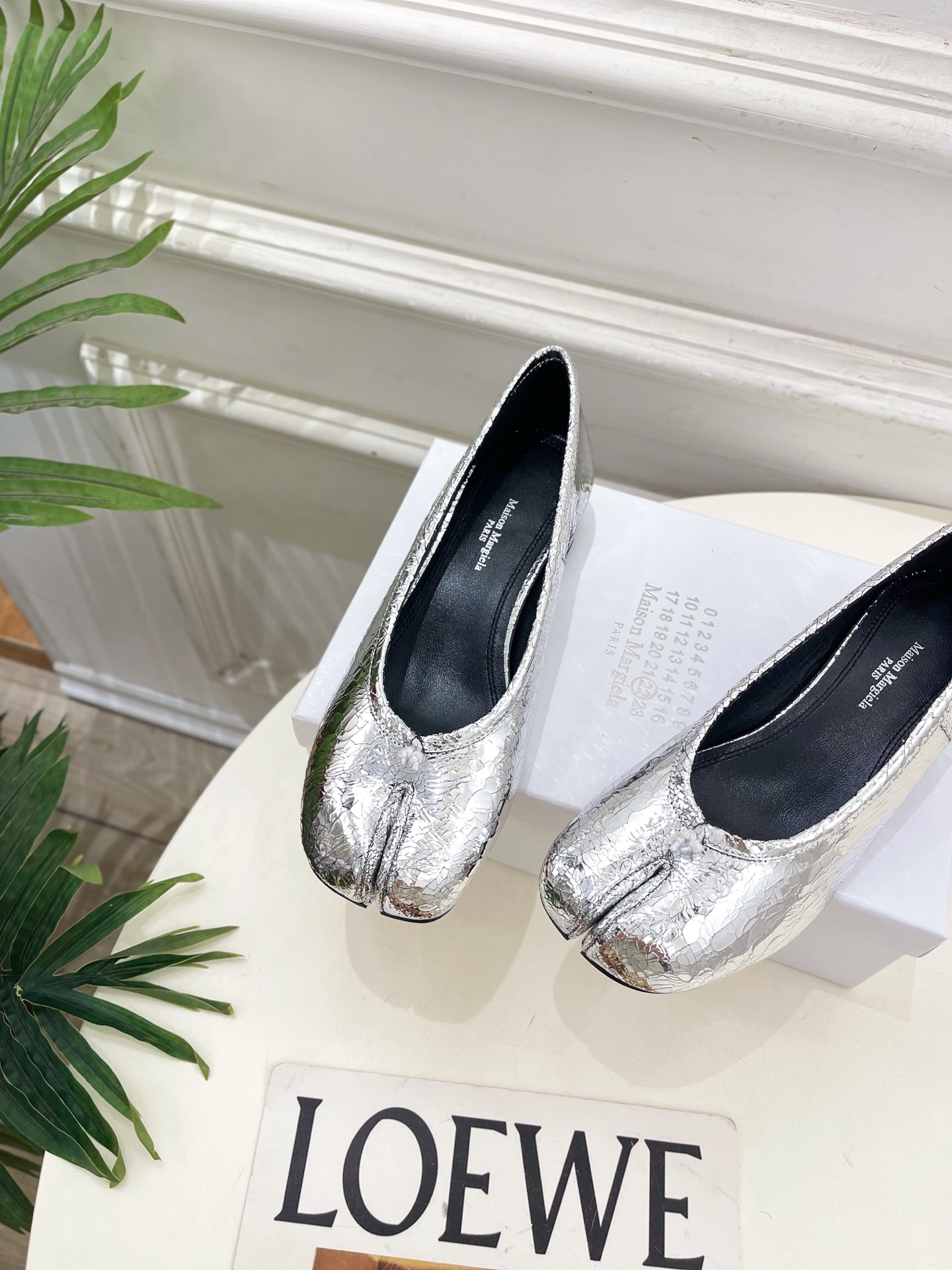 Maison Margiela· 马吉拉26𝐬𝐬 2026春夏新品MM6 复古分趾粗跟单鞋 —————— Maison Margiela· 马吉拉26𝐬𝐬 2026春夏新品MM6 复古分趾粗跟单鞋 ——————