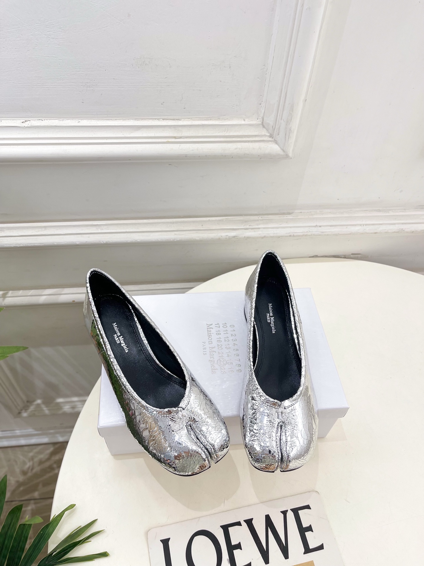 Maison Margiela· 马吉拉26𝐬𝐬 2026春夏新品MM6 复古分趾粗跟单鞋 —————— Maison Margiela· 马吉拉26𝐬𝐬 2026春夏新品MM6 复古分趾粗跟单鞋 ——————