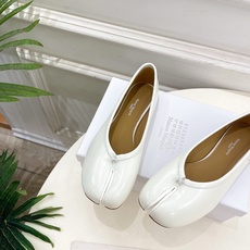 Maison Margiela· 马吉拉26𝐬𝐬 2026春夏新品MM6 复古芭蕾舞鞋分趾鞋 ————— Maison Margiela· 马吉拉26𝐬𝐬 2026春夏新品MM6 复古芭蕾舞鞋分趾鞋 —————