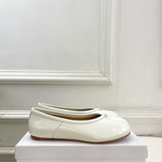 Maison Margiela· 马吉拉26𝐬𝐬 2026春夏新品MM6 复古芭蕾舞鞋分趾鞋 ————— Maison Margiela· 马吉拉26𝐬𝐬 2026春夏新品MM6 复古芭蕾舞鞋分趾鞋 —————