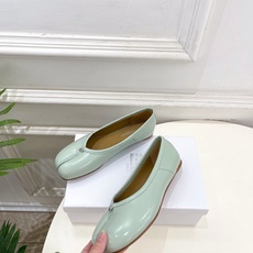 Maison Margiela· 马吉拉26𝐬𝐬 2026春夏新品MM6 复古芭蕾舞鞋分趾鞋 ————— Maison Margiela· 马吉拉26𝐬𝐬 2026春夏新品MM6 复古芭蕾舞鞋分趾鞋 —————