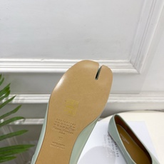 Maison Margiela· 马吉拉26𝐬𝐬 2026春夏新品MM6 复古芭蕾舞鞋分趾鞋 ————— Maison Margiela· 马吉拉26𝐬𝐬 2026春夏新品MM6 复古芭蕾舞鞋分趾鞋 —————