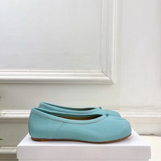 Maison Margiela· 马吉拉26𝐬𝐬 2026春夏新品MM6 复古芭蕾舞鞋分趾鞋 ————— Maison Margiela· 马吉拉26𝐬𝐬 2026春夏新品MM6 复古芭蕾舞鞋分趾鞋 —————