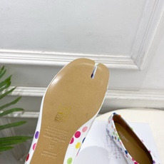 Maison Margiela· 马吉拉26𝐬𝐬 2026春夏新品MM6 复古波点分趾平底凉鞋 单鞋—— Maison Margiela· 马吉拉26𝐬𝐬 2026春夏新品MM6 复古波点分趾平底凉鞋 单鞋——