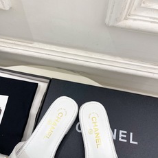 𝐂𝐇𝐀𝐍𝐄𝐋 | 小香 26𝐬𝐬 🦋2026 春夏新品 专柜经典走秀款 小香双C刺绣菱格平底拖鞋 𝐂𝐇𝐀𝐍𝐄𝐋 | 小香 26𝐬𝐬 🦋2026 春夏新品 专柜经典走秀款 小香双C刺绣菱格平底拖鞋