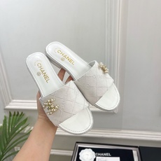 𝐂𝐇𝐀𝐍𝐄𝐋 | 小香 26𝐬𝐬 🦋2026 春夏新品 专柜经典走秀款 小香双C刺绣菱格平底拖鞋 𝐂𝐇𝐀𝐍𝐄𝐋 | 小香 26𝐬𝐬 🦋2026 春夏新品 专柜经典走秀款 小香双C刺绣菱格平底拖鞋