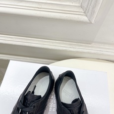 Maison Margiela· 马吉拉26𝐬𝐬 2026春夏新品MM6 经典拼色绑带德训鞋—————— Maison Margiela· 马吉拉26𝐬𝐬 2026春夏新品MM6 经典拼色绑带德训鞋——————