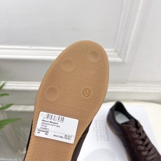 Maison Margiela· 马吉拉26𝐬𝐬 2026春夏新品MM6 经典拼色绑带德训鞋—————— Maison Margiela· 马吉拉26𝐬𝐬 2026春夏新品MM6 经典拼色绑带德训鞋——————