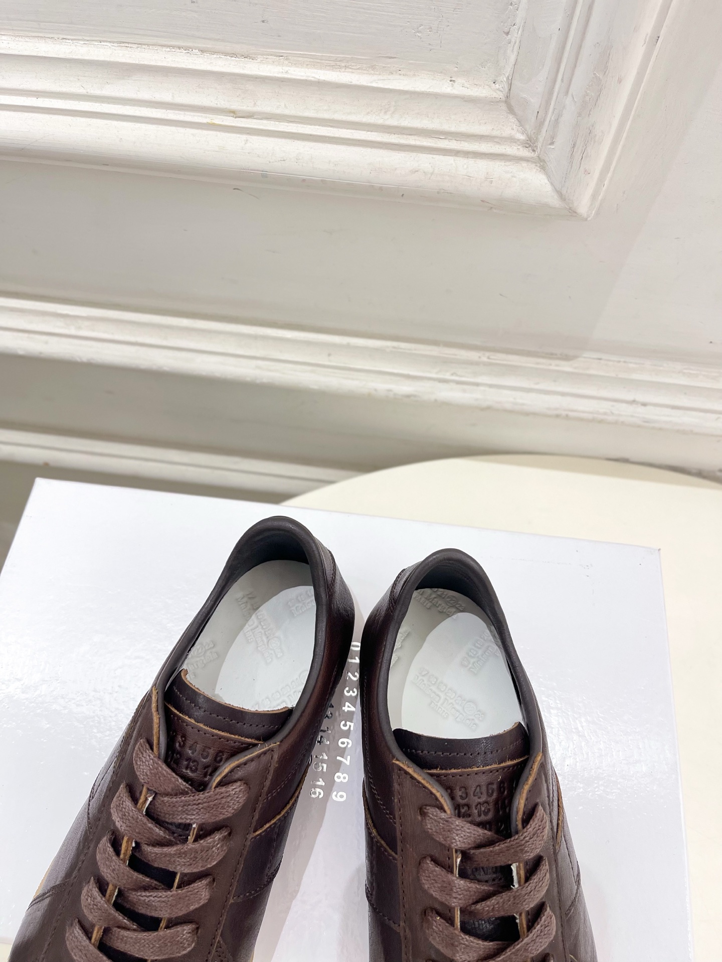 Maison Margiela· 马吉拉26𝐬𝐬 2026春夏新品MM6 经典拼色绑带德训鞋—————— Maison Margiela· 马吉拉26𝐬𝐬 2026春夏新品MM6 经典拼色绑带德训鞋——————