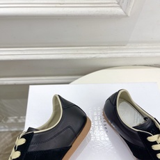 Maison Margiela· 马吉拉26𝐬𝐬 2026春夏新品MM6 经典拼色绑带德训鞋—————— Maison Margiela· 马吉拉26𝐬𝐬 2026春夏新品MM6 经典拼色绑带德训鞋——————