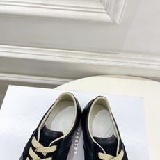 Maison Margiela· 马吉拉26𝐬𝐬 2026春夏新品MM6 经典拼色绑带德训鞋—————— Maison Margiela· 马吉拉26𝐬𝐬 2026春夏新品MM6 经典拼色绑带德训鞋——————