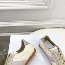 Maison Margiela· 马吉拉26𝐬𝐬 2026春夏新品MM6 经典拼色绑带德训鞋—————— Maison Margiela· 马吉拉26𝐬𝐬 2026春夏新品MM6 经典拼色绑带德训鞋——————