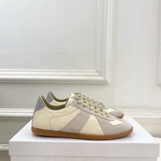 Maison Margiela· 马吉拉26𝐬𝐬 2026春夏新品MM6 经典拼色绑带德训鞋—————— Maison Margiela· 马吉拉26𝐬𝐬 2026春夏新品MM6 经典拼色绑带德训鞋——————