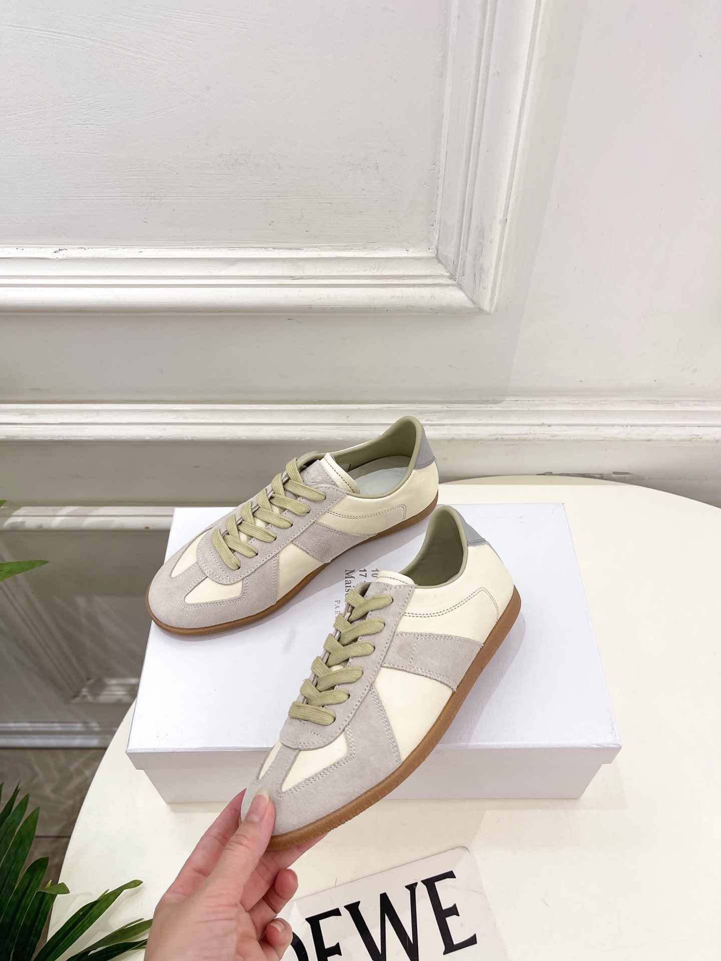 Maison Margiela· 马吉拉26𝐬𝐬 2026春夏新品MM6 经典拼色绑带德训鞋—————— Maison Margiela· 马吉拉26𝐬𝐬 2026春夏新品MM6 经典拼色绑带德训鞋——————