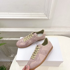 Maison Margiela· 马吉拉26𝐬𝐬 2026春夏新品MM6 经典拼色绑带德训鞋—————— Maison Margiela· 马吉拉26𝐬𝐬 2026春夏新品MM6 经典拼色绑带德训鞋——————