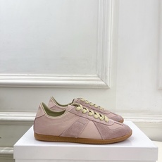 Maison Margiela· 马吉拉26𝐬𝐬 2026春夏新品MM6 经典拼色绑带德训鞋—————— Maison Margiela· 马吉拉26𝐬𝐬 2026春夏新品MM6 经典拼色绑带德训鞋——————