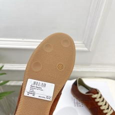 Maison Margiela· 马吉拉26𝐬𝐬 2026春夏新品MM6 经典拼色绑带德训鞋—————— Maison Margiela· 马吉拉26𝐬𝐬 2026春夏新品MM6 经典拼色绑带德训鞋——————