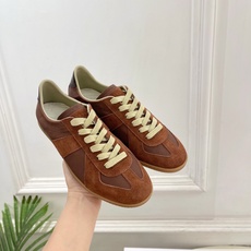 Maison Margiela· 马吉拉26𝐬𝐬 2026春夏新品MM6 经典拼色绑带德训鞋—————— Maison Margiela· 马吉拉26𝐬𝐬 2026春夏新品MM6 经典拼色绑带德训鞋——————