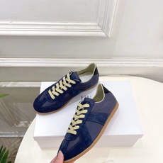 Maison Margiela· 马吉拉26𝐬𝐬 2026春夏新品MM6 经典拼色绑带德训鞋—————— Maison Margiela· 马吉拉26𝐬𝐬 2026春夏新品MM6 经典拼色绑带德训鞋——————
