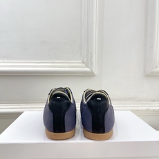 Maison Margiela· 马吉拉26𝐬𝐬 2026春夏新品MM6 经典拼色绑带德训鞋—————— Maison Margiela· 马吉拉26𝐬𝐬 2026春夏新品MM6 经典拼色绑带德训鞋——————