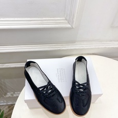 Maison Margiela· 马吉拉26𝐬𝐬 2026春夏新品MM6 拼色绑带芭蕾德训鞋—————— Maison Margiela· 马吉拉26𝐬𝐬 2026春夏新品MM6 拼色绑带芭蕾德训鞋——————