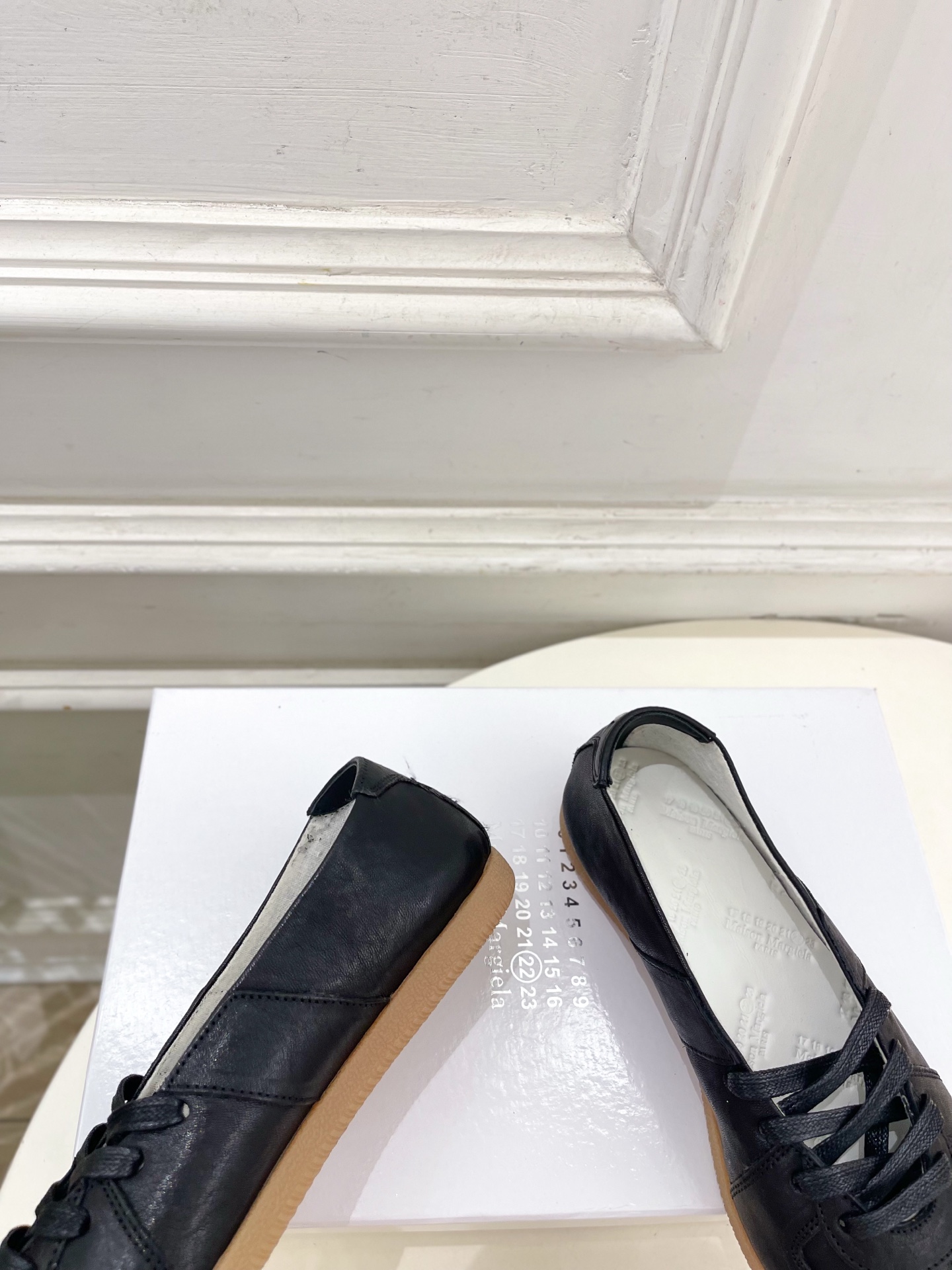 Maison Margiela· 马吉拉26𝐬𝐬 2026春夏新品MM6 拼色绑带芭蕾德训鞋—————— Maison Margiela· 马吉拉26𝐬𝐬 2026春夏新品MM6 拼色绑带芭蕾德训鞋——————